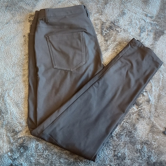 Lululemon ABC Pants - Picture 4 of 5